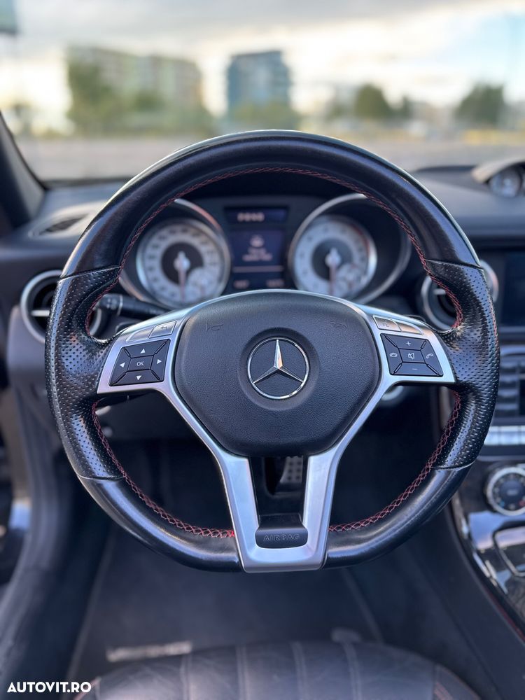 Mercedes-Benz SLK 250 (BlueEFFICIENCY) 7G-TRONIC - 22