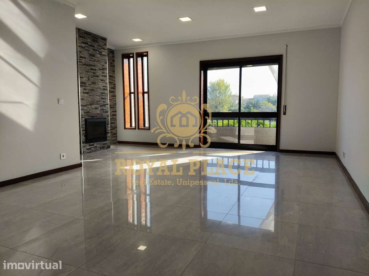 Apartamento T3 à venda em Paços de Brandão - Grande imagem: 2/27