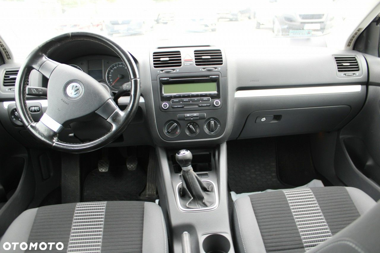 Volkswagen Jetta - 14