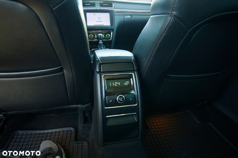 Skoda Superb 2.0 TDI Green tec 4x4 DSG Elegance - 33