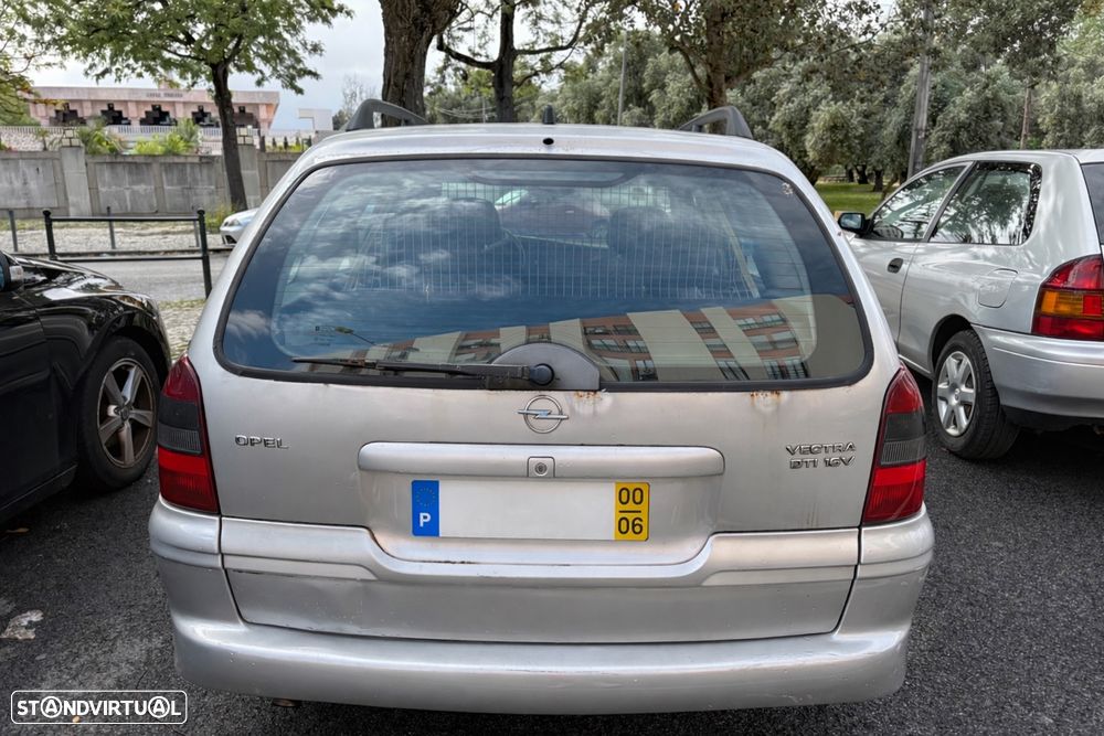 Opel Vectra Caravan - 2