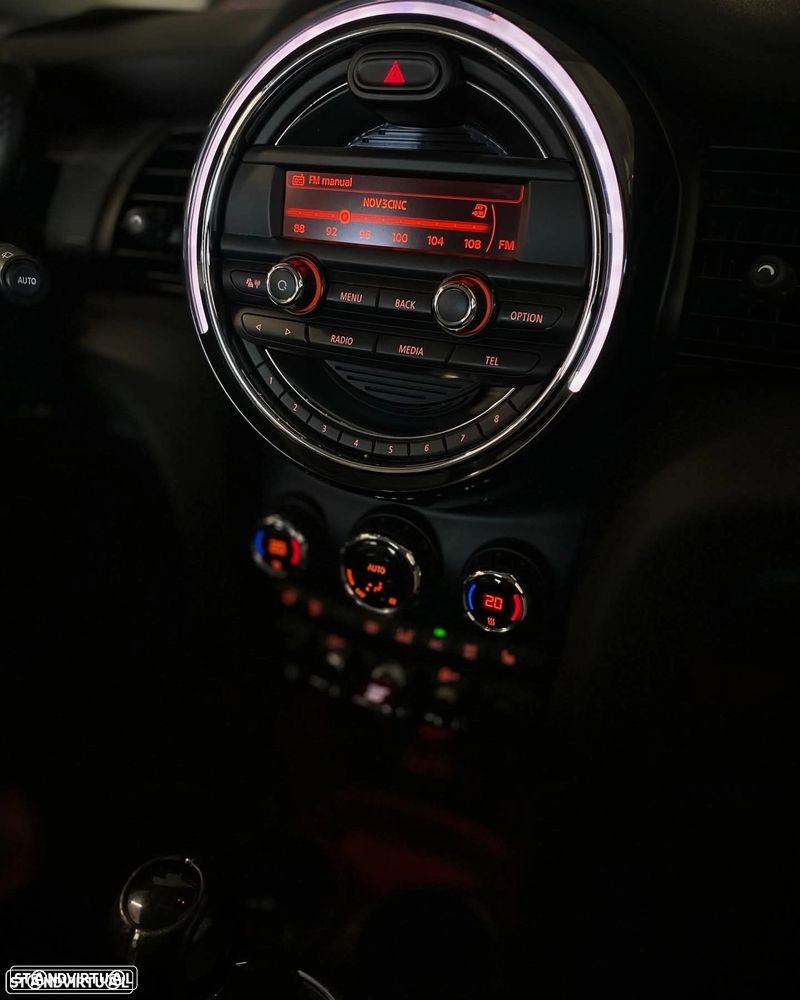 MINI 3 Portas One D - 8