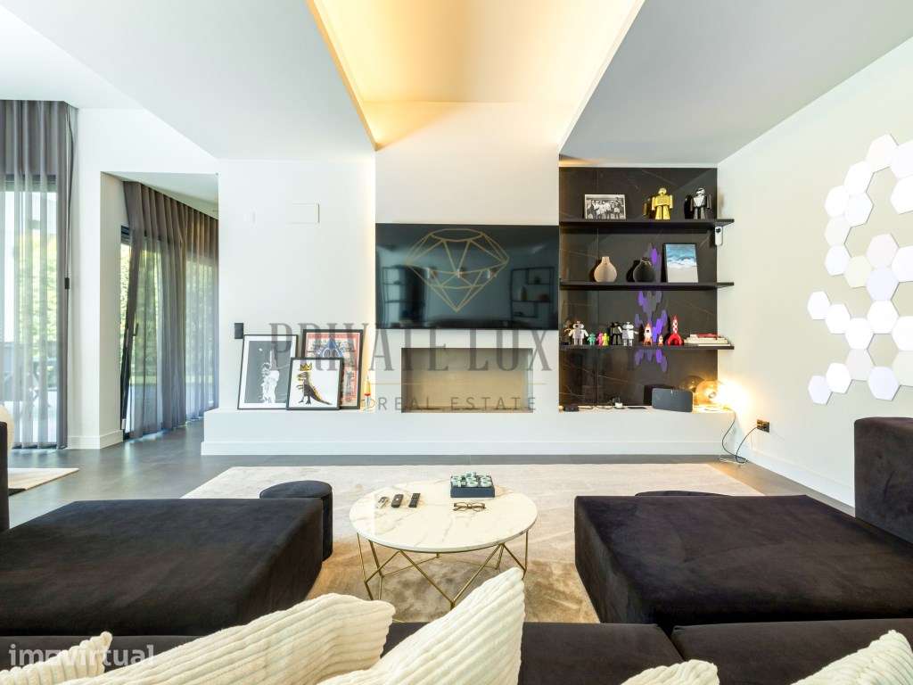 Moradia T5 de Luxo com 463 m², Piscina e 1.407 m² de Privacidade - Grande imagem: 4/25