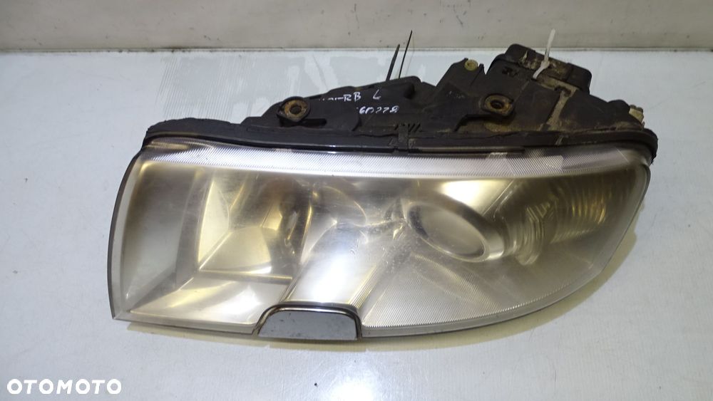 LAMPA LEWA PRZEDNIA SKODA SUPERB 1.9TDI - 2