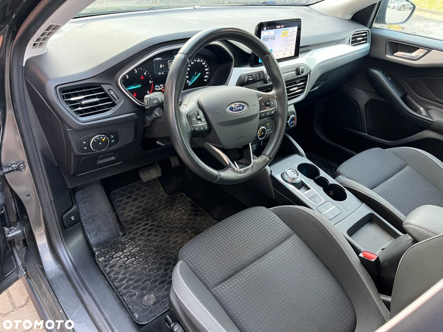 Ford Focus Turnier 1.5 EcoBlue Start-Stopp-System TITANIUM - 8