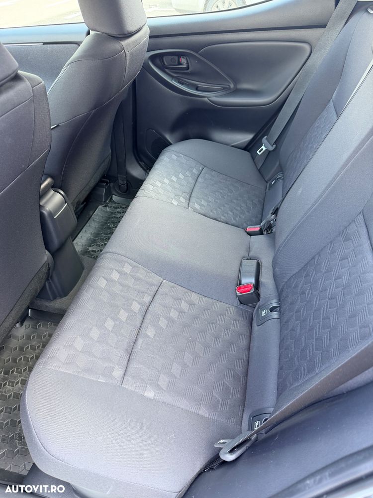 Toyota Yaris 1.5 VVT-i HSD Active - 12