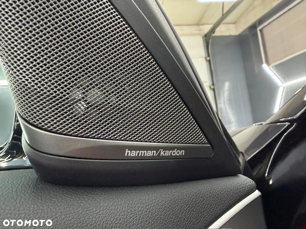 BMW Seria 5 530e xDrive M Sport sport - 30