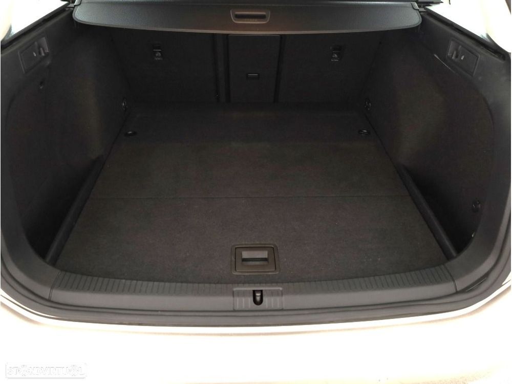 VW Golf Variant 1.6 TDi Confortline - 15