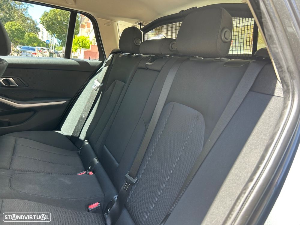 BMW 320 d Auto - 37