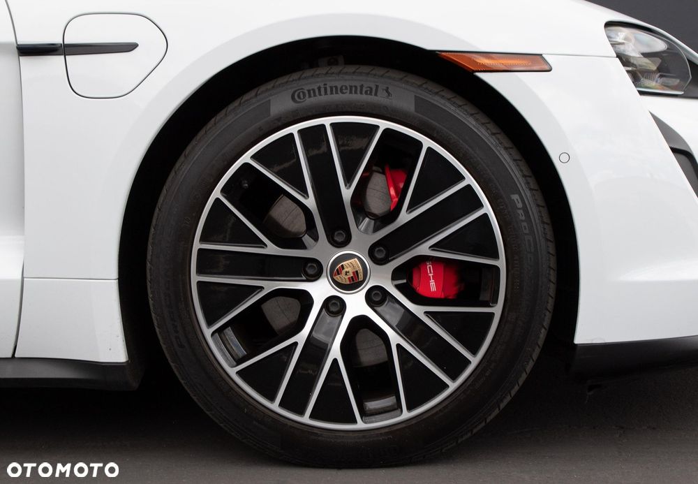 Porsche Taycan - 14
