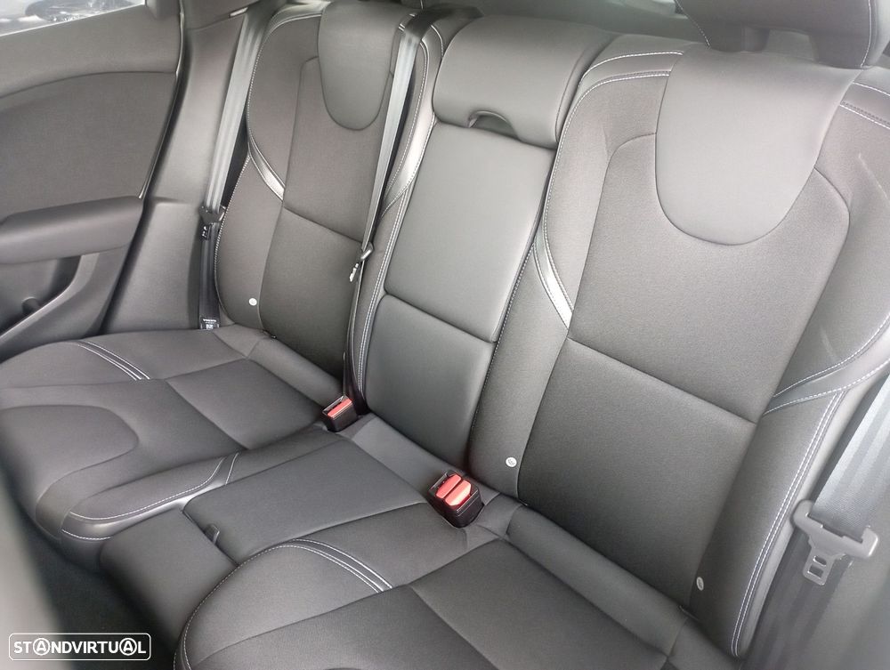 Volvo V40 2.0 D2 Momentum - 5