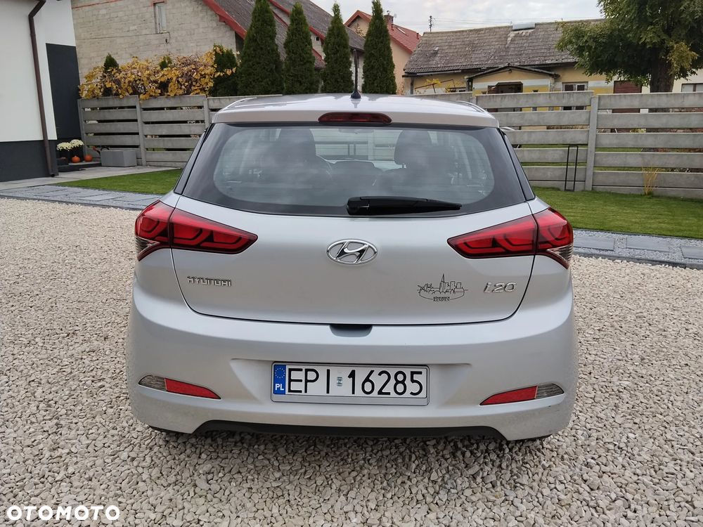 Hyundai i20 blue 1.2 - 14
