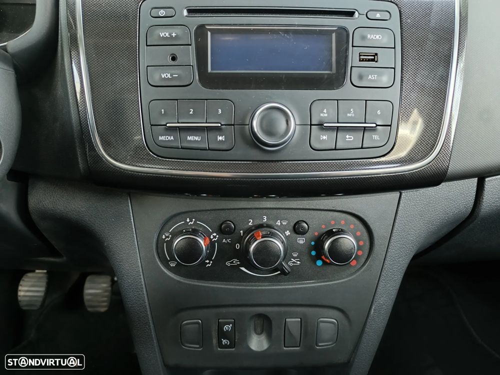 Dacia Sandero SCe 75 Laureate - 11