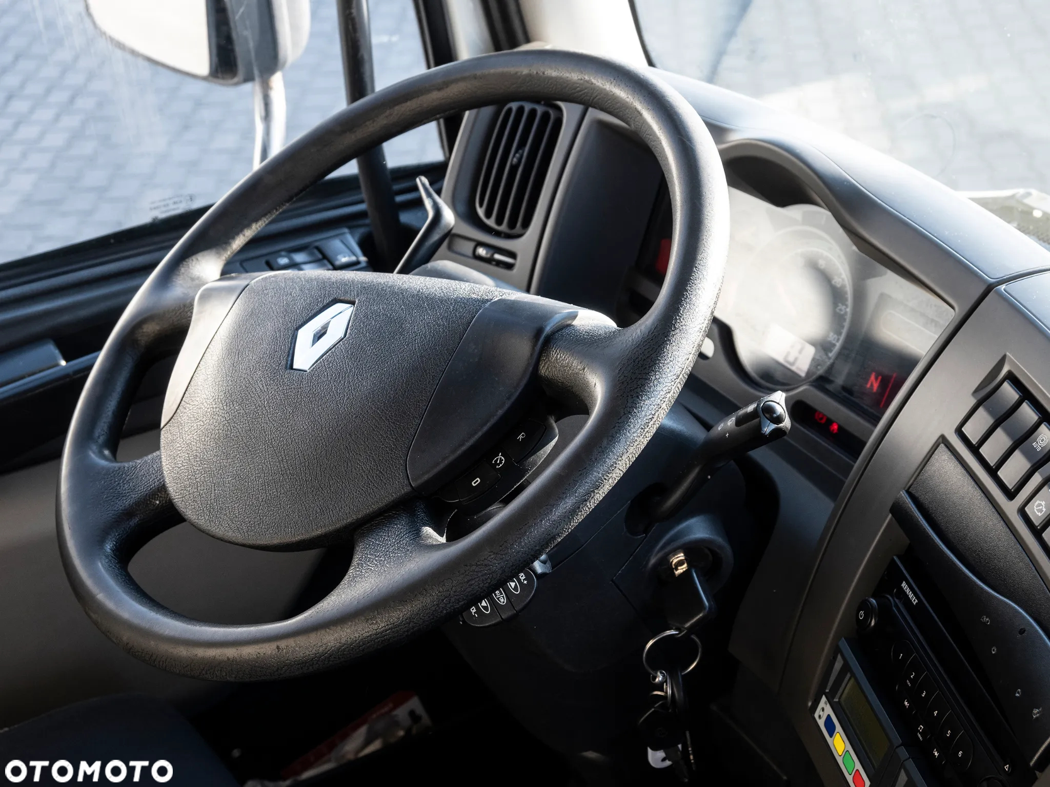 Renault MIDLUM - 30