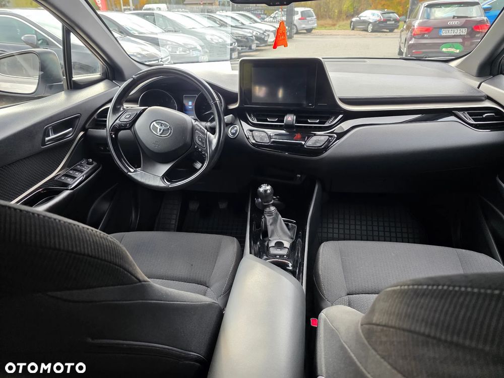 Toyota C-HR 1.2 Turbo Team Deutschland - 18