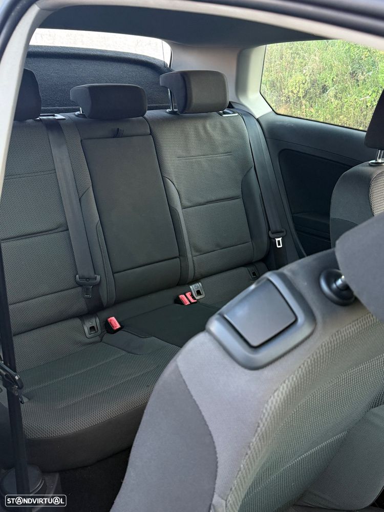 VW Golf 1.6 TDi BlueMotion Confortline - 11