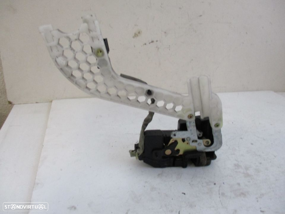 Fechadura Trinco porta Kia Cerato Tras direito - 3