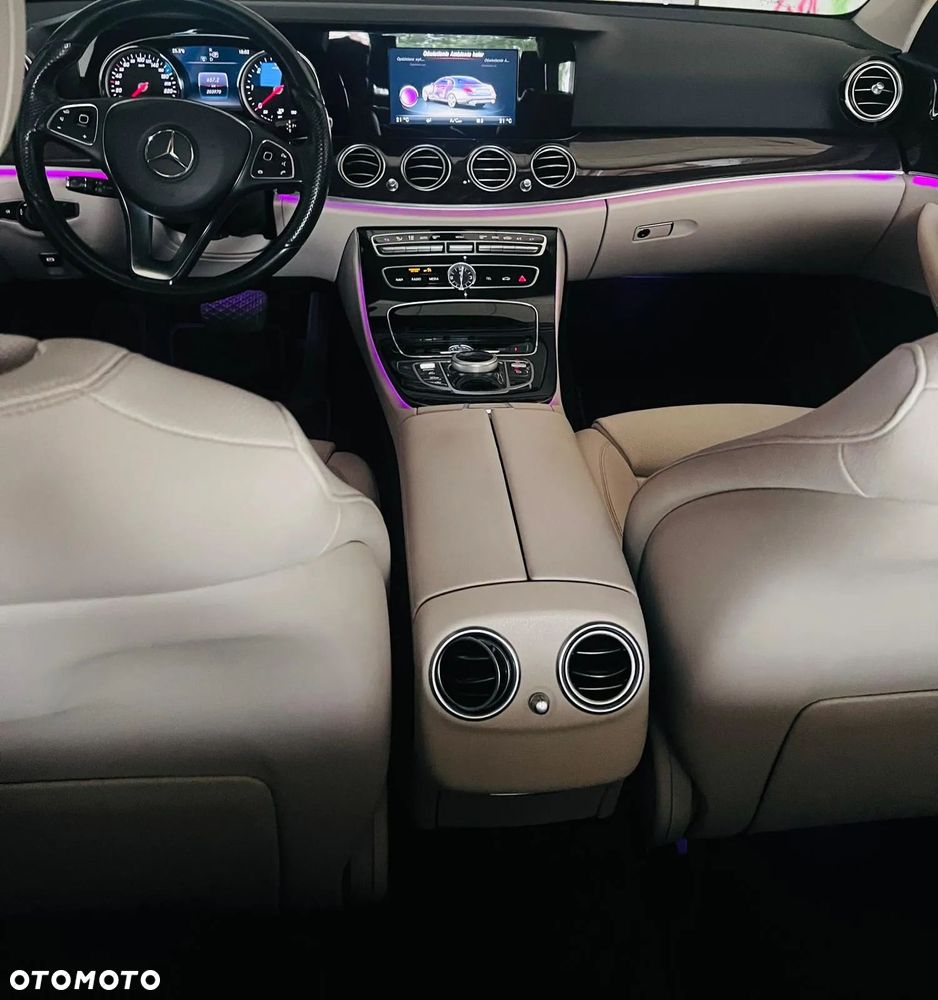 Mercedes-Benz Klasa E 220 d 9G-TRONIC - 12