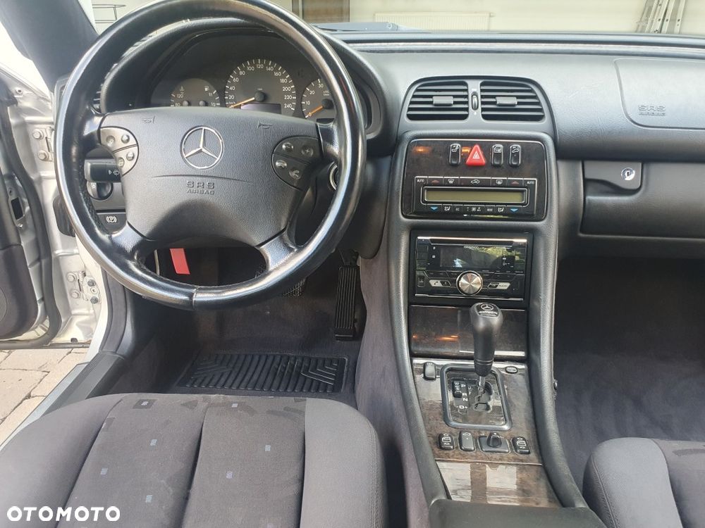Mercedes-Benz CLK - 22