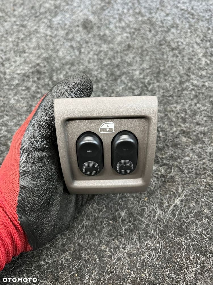 Panel przełącznik szyb chrysler pt cruiser 74677922 - 6