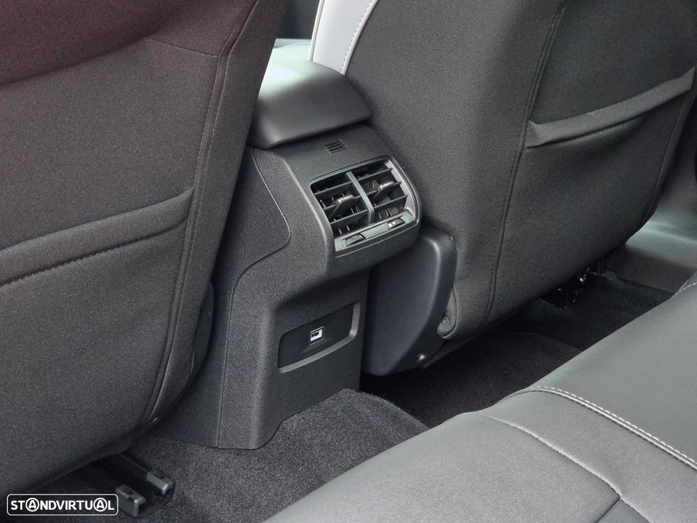 Citroën C4 1.2 PureTech Shine EAT8 - 10