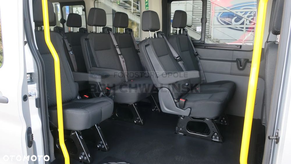Ford Transit L4 RWD Trend - 17