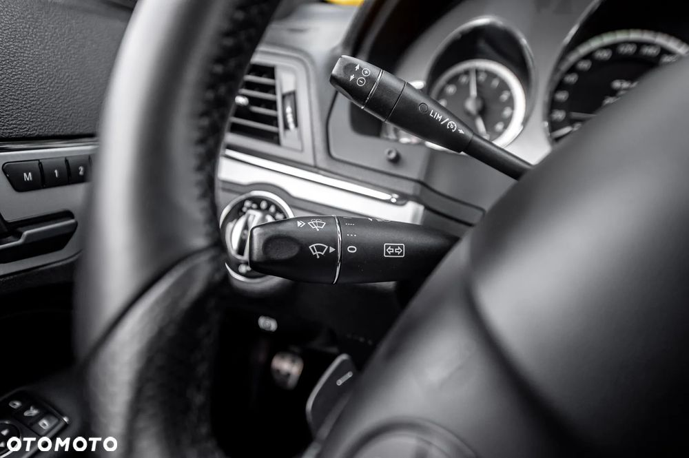 Mercedes-Benz Klasa E 350 CGI BlueEFFICIENCY 7G-TRONIC Avantgarde - 27
