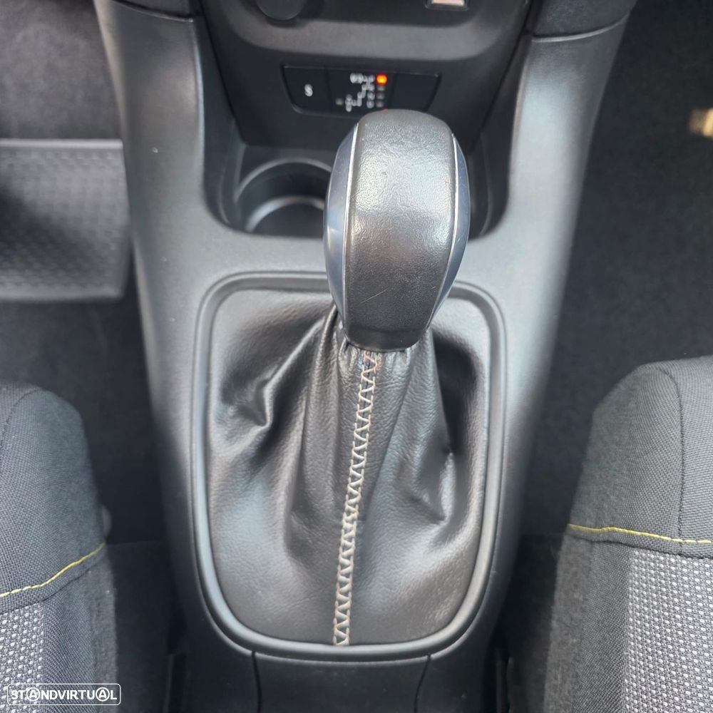 Citroën C3 1.2 PureTech Feel EAT6 - 27
