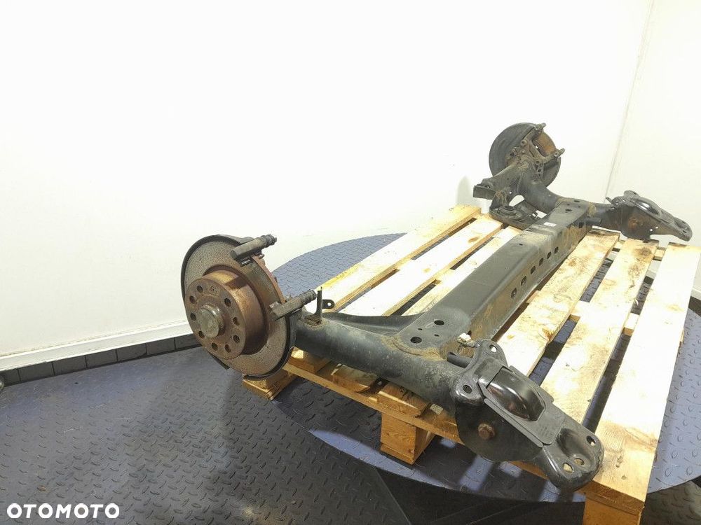 SKODA OCTAVIA III HB 1.4 TSI 140 KM BELKA ZAWIESZENIA TYŁ TYLNA 5Q0501115 - 5