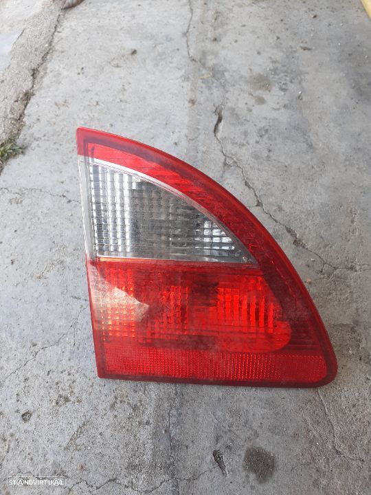 Farol mala ford galaxy ano 2002 - 1