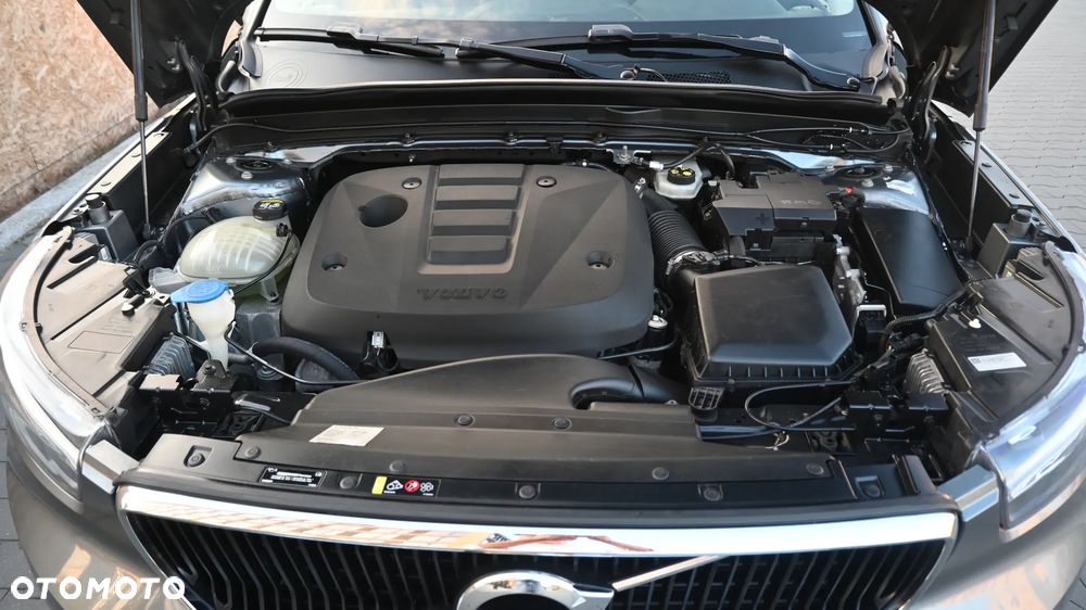 Volvo XC 40 D4 AWD Momentum (Intro Edition) - 16