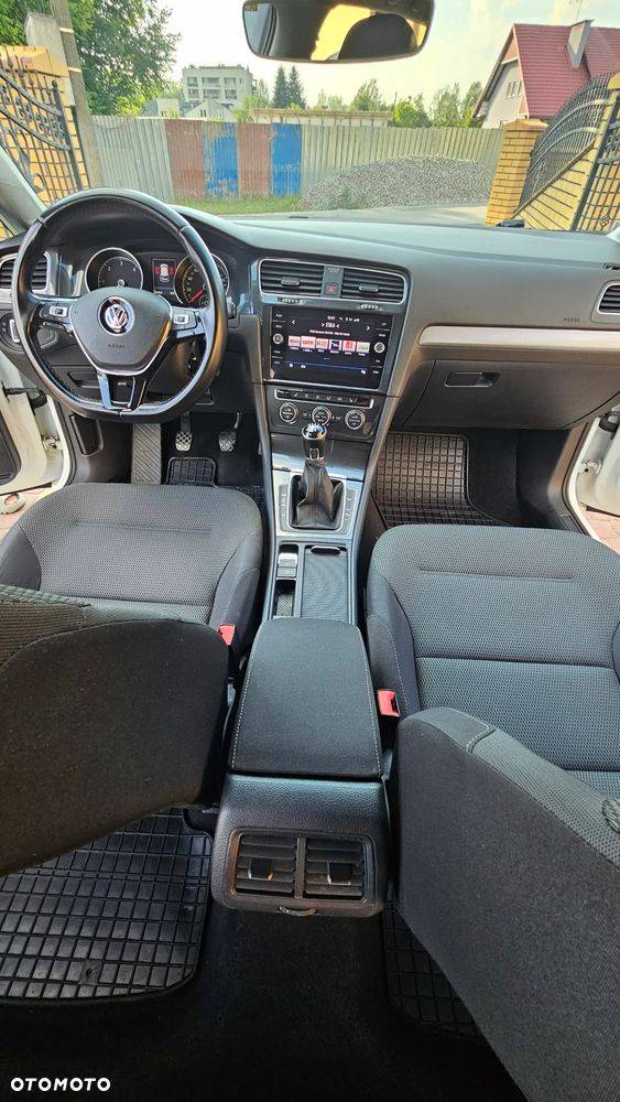 Volkswagen Golf 1.6 TDI BMT Highline - 29