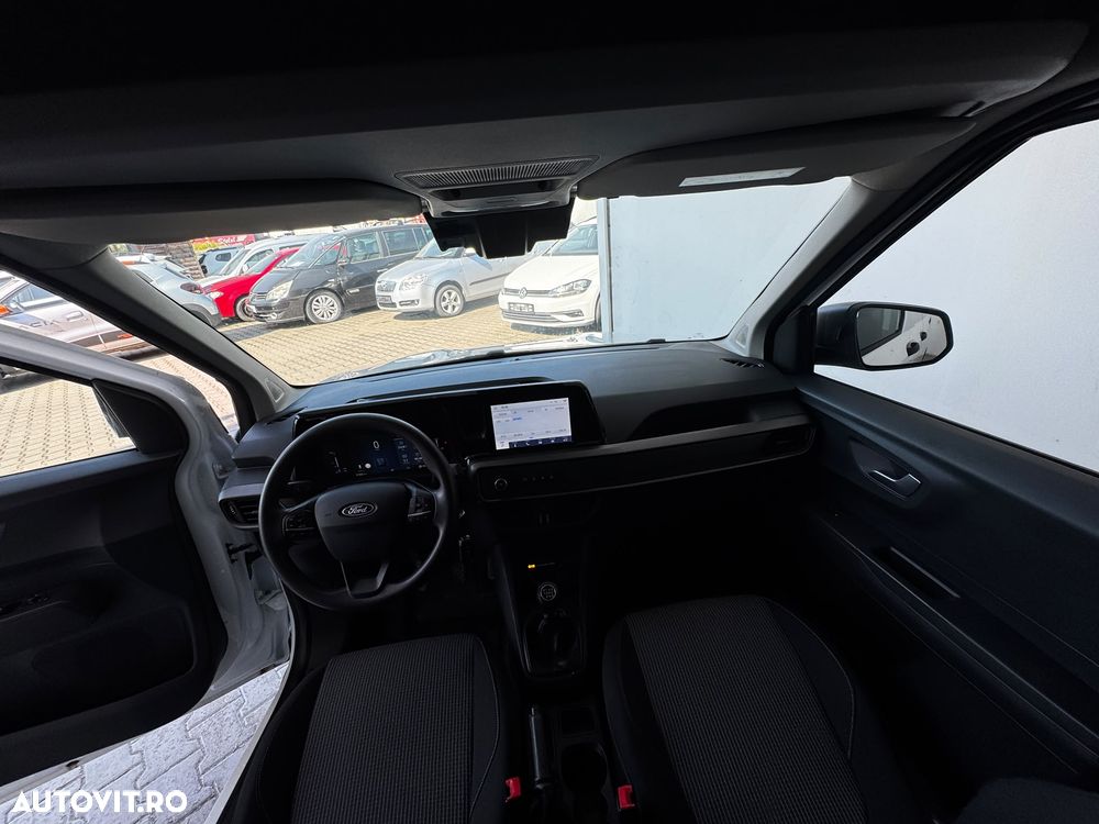 Ford Transit Courier - 11