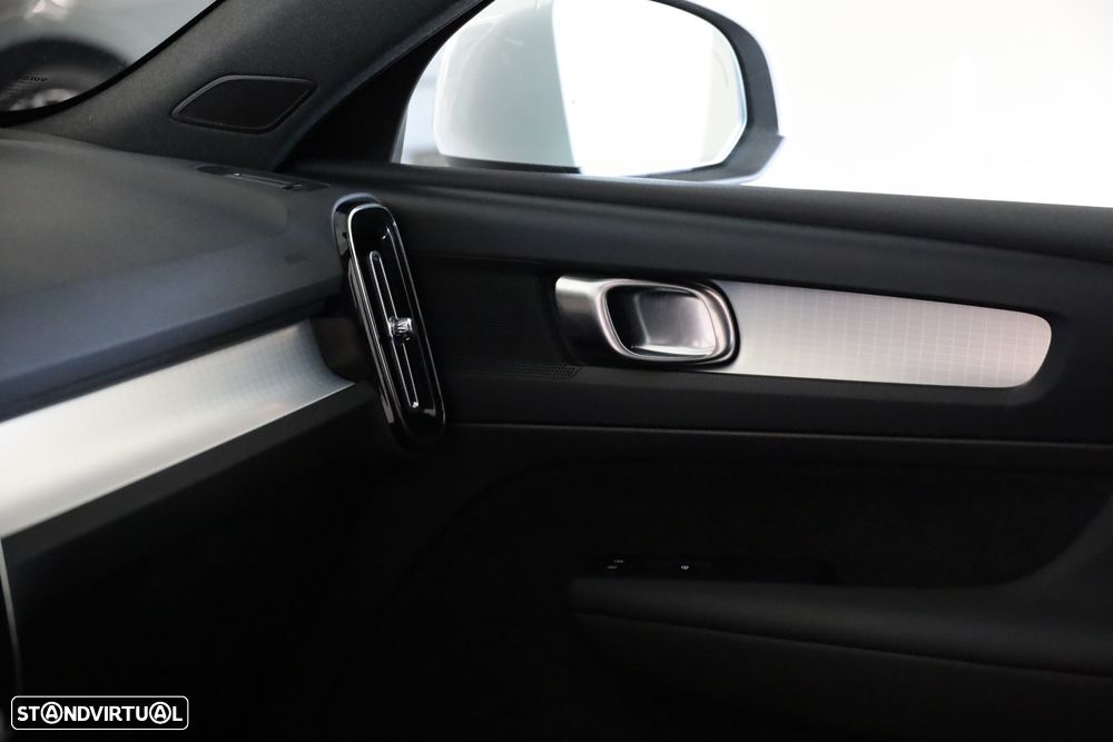 Volvo XC 40 2.0 B3 Core - 15