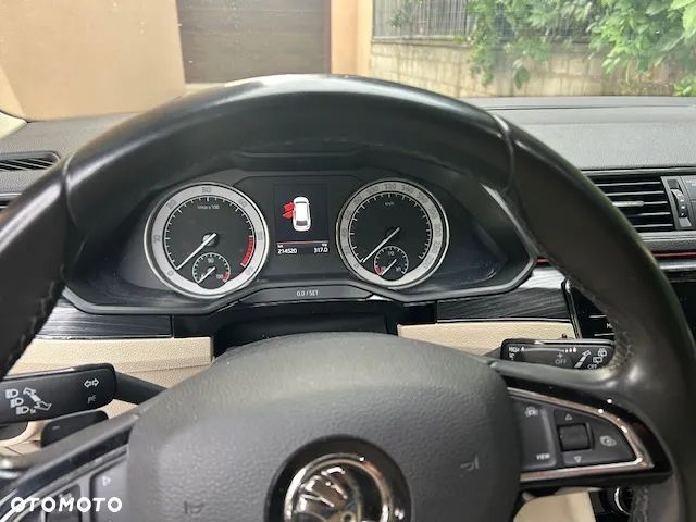 Skoda Superb 2.0 TDI SCR Style DSG - 10