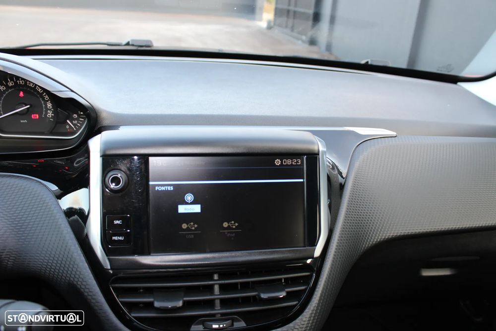 Peugeot 208 1.2 PureTech Style - 17