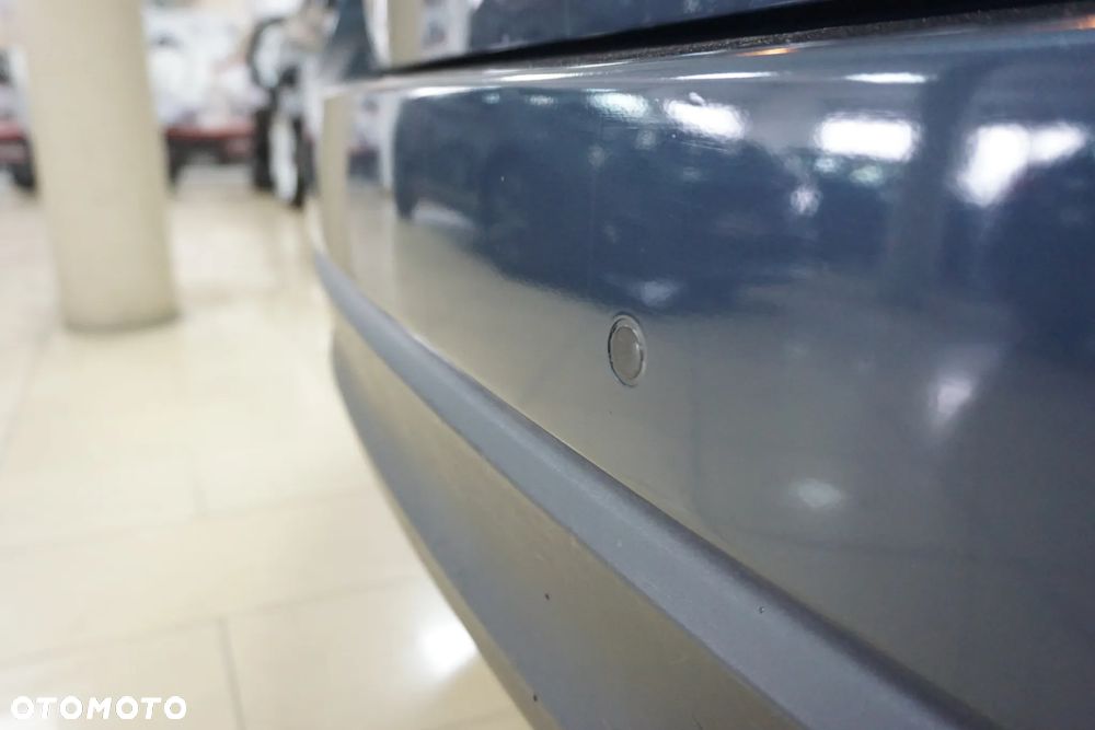 Kia Carens 1.7 CRDi M - 16