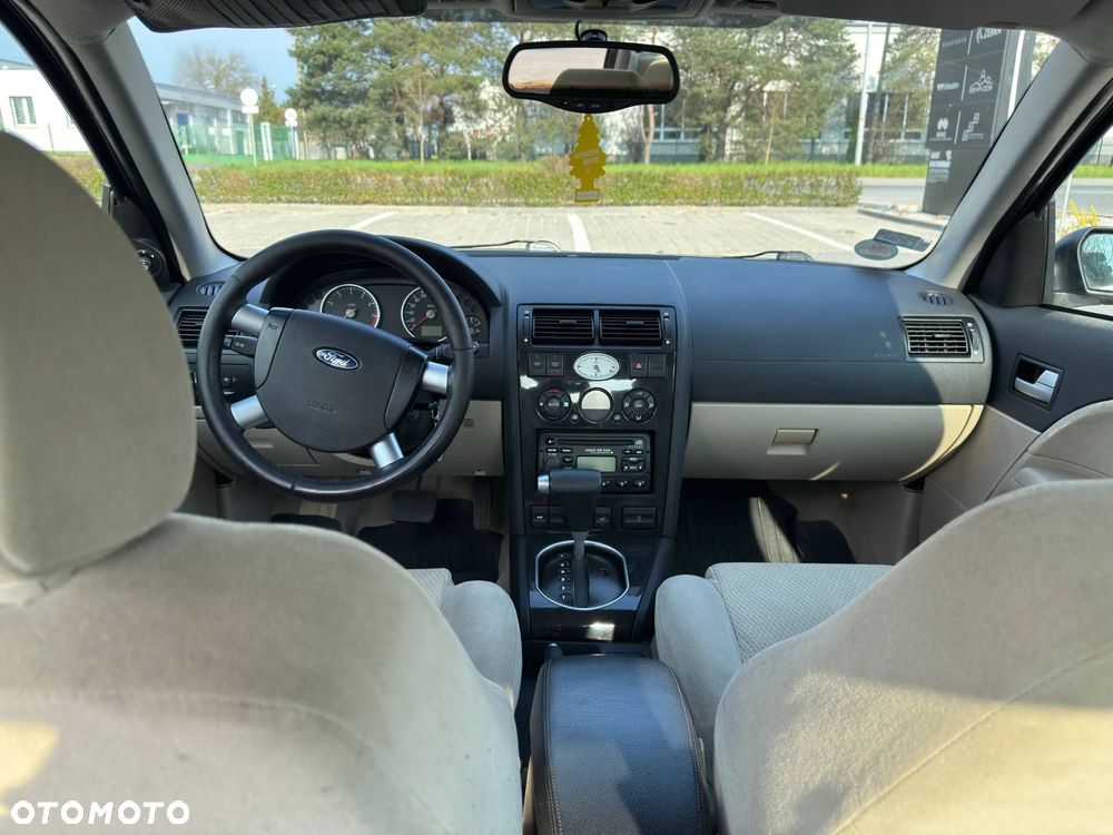 Ford Mondeo 2.0 Ghia - 15