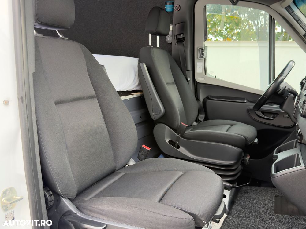 Mercedes-Benz Sprinter - 11