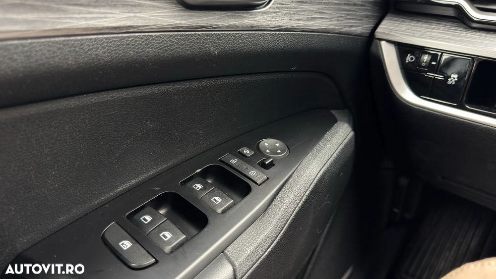 KIA Sportage 2023 — imagine 21