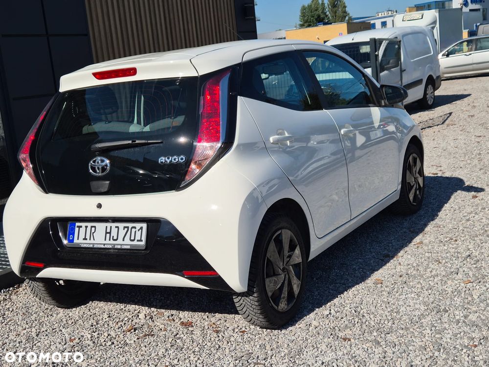 Toyota Aygo x-play Eco - 11