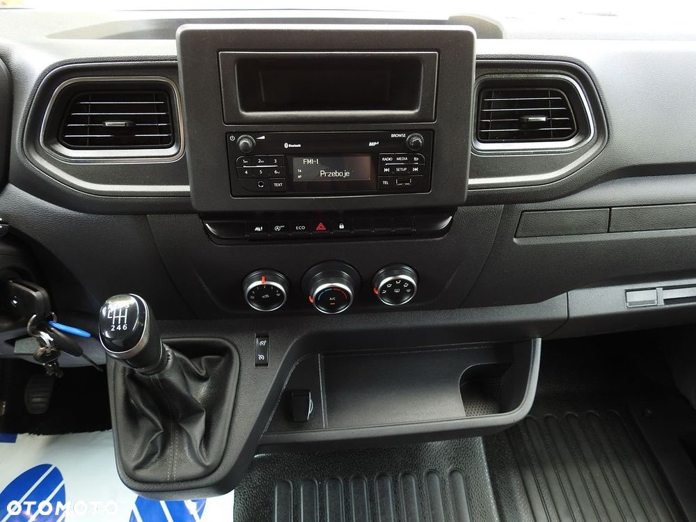 Renault MASTER PLANDEKA 10 PALET WEBASTO KLIMATYZACJA TEMPOMAT LEDY PNEUMATYKA  165KM - 33