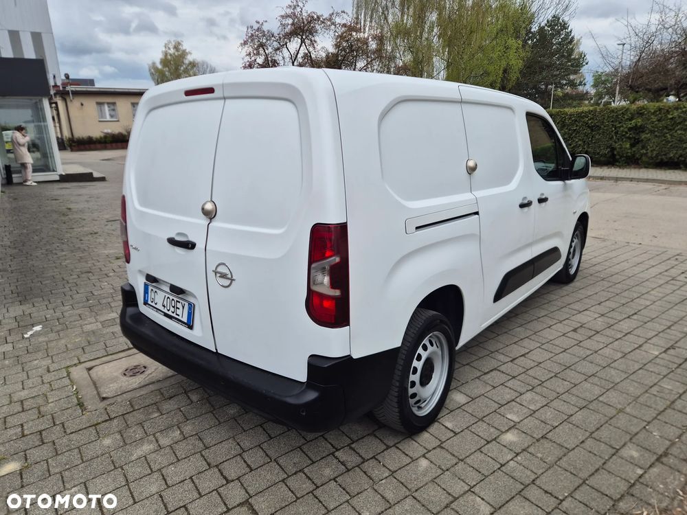 Opel Combo 1.5 CDTI Essentia S&S - 4