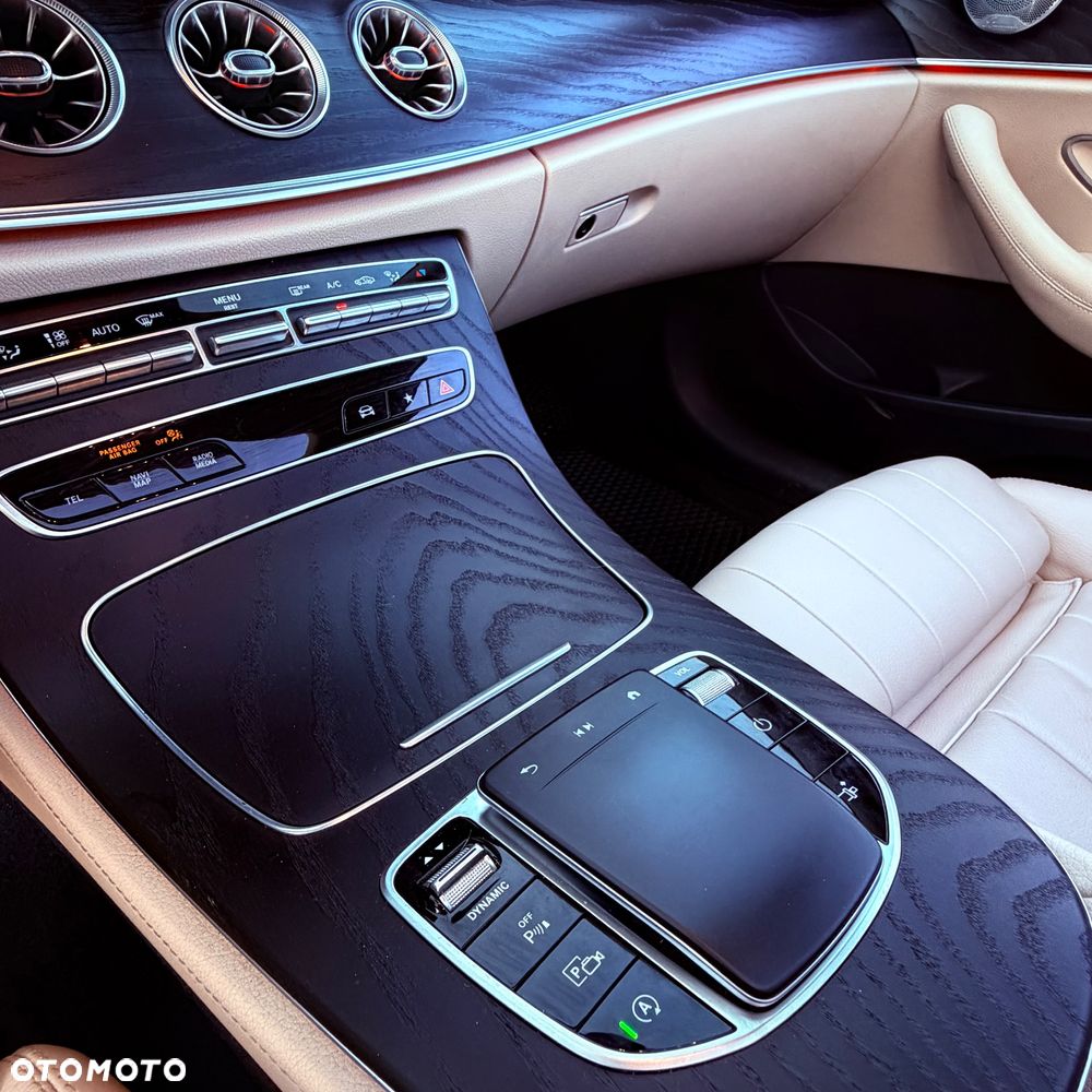 Mercedes-Benz Klasa E 300 9G-TRONIC - 14