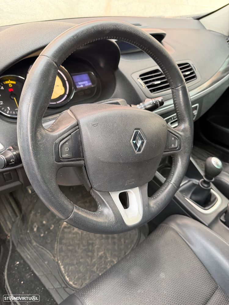 Renault Mégane 1.5 dCi Dynamique S - 4