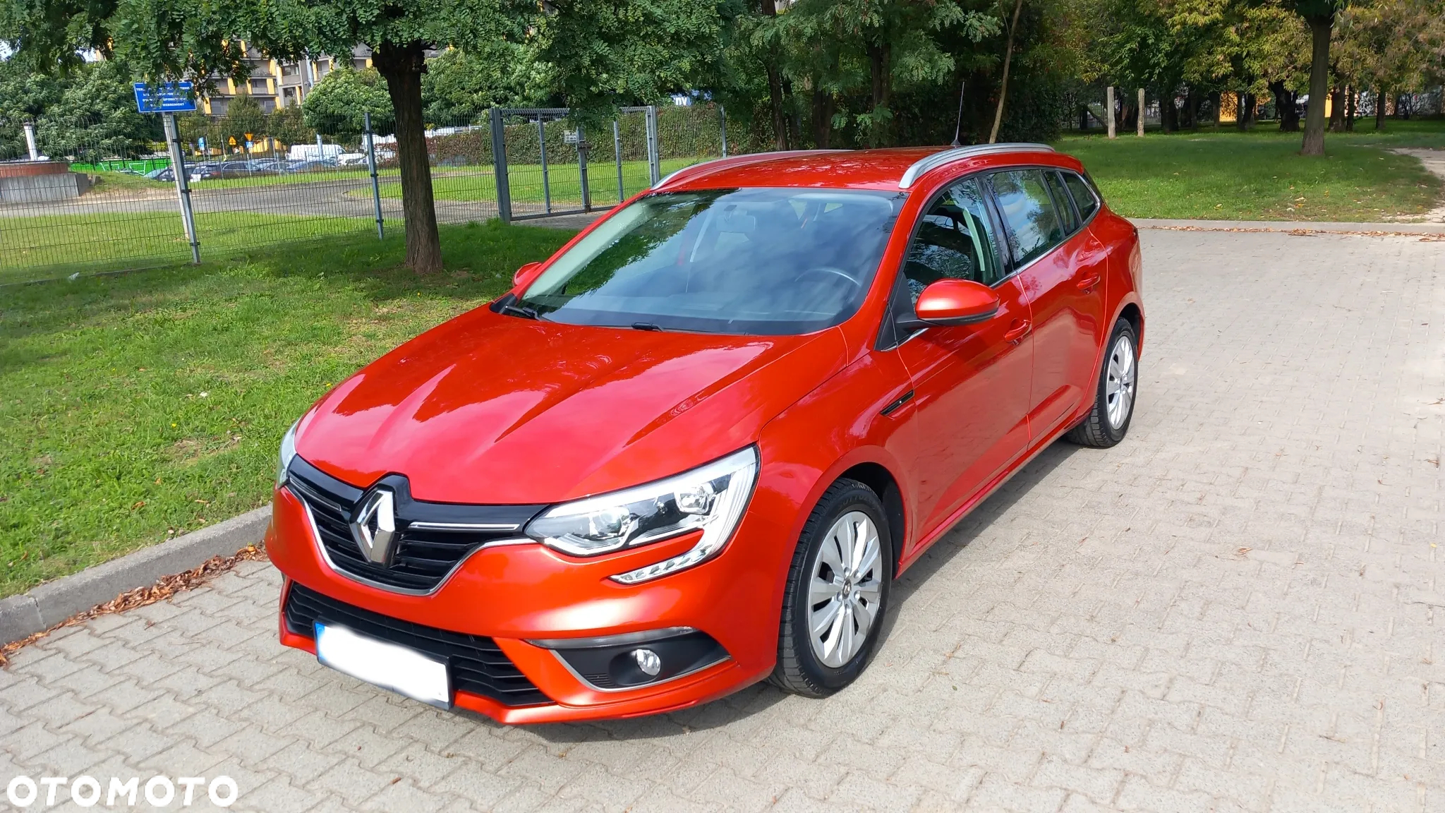 Renault Megane 1.6 SCe Zen - 6