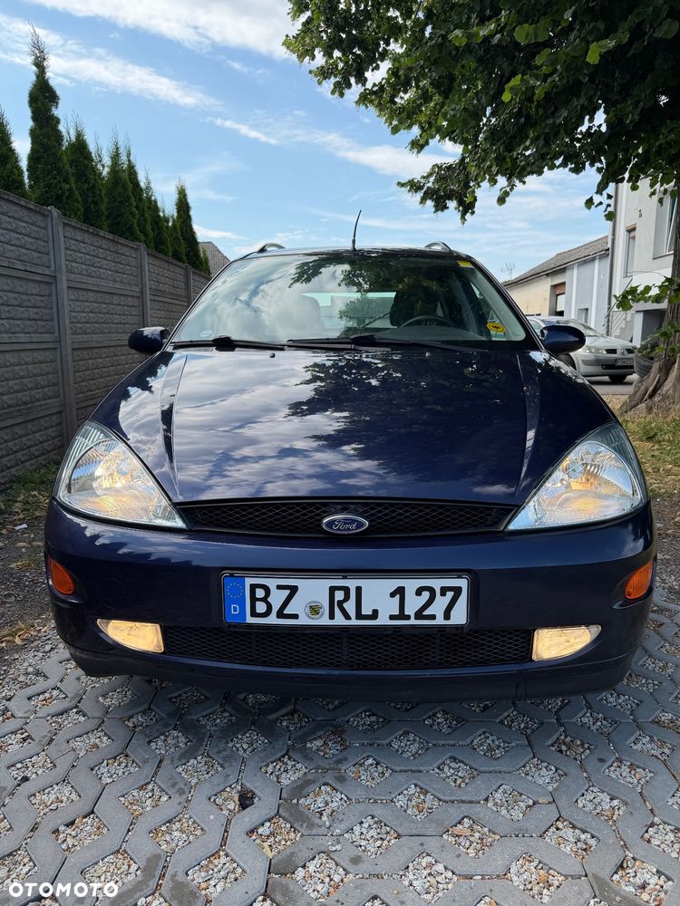 Ford Focus 1.8 Futura - 3
