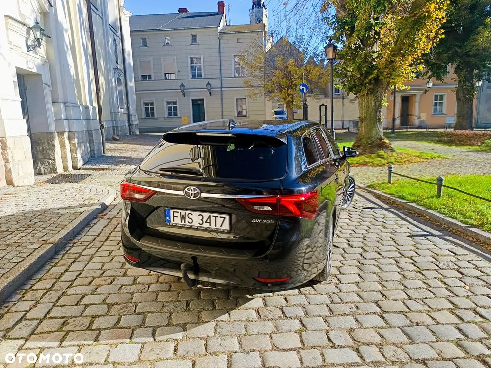 Toyota Avensis 1.8 Premium - 28