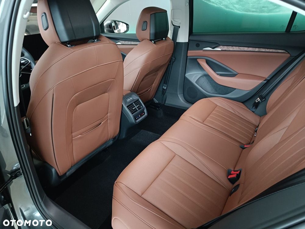 Skoda Superb 2.0 TDI SCR 4x4 L&K DSG - 6