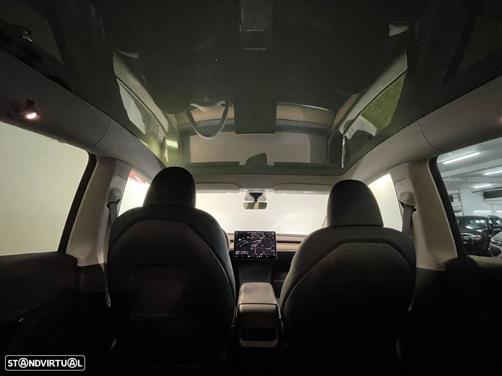 Tesla Model Y Long Range Dual Motor AWD - 11